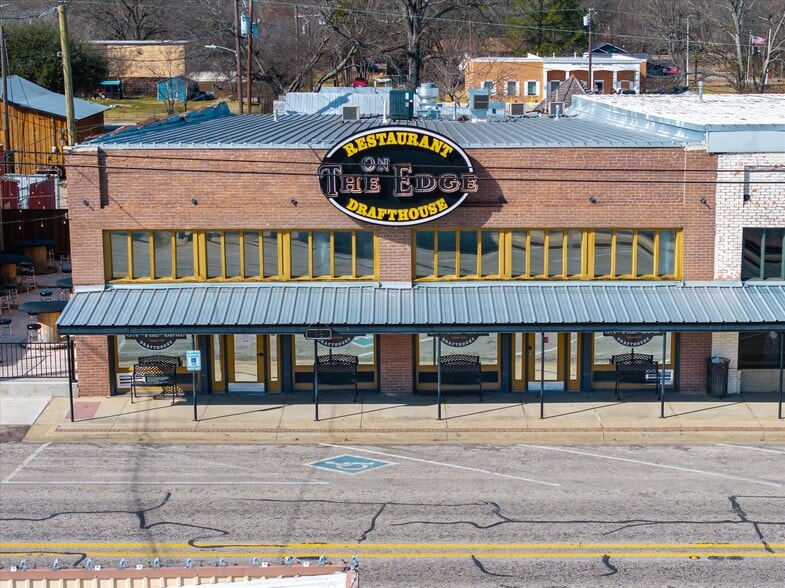 109 N Houston St, Edgewood, TX for sale - Building Photo - Image 3 of 38