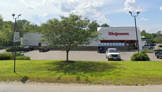 Plus de détails pour 430 Sabattus St, Lewiston, ME - Commerce de détail à vendre