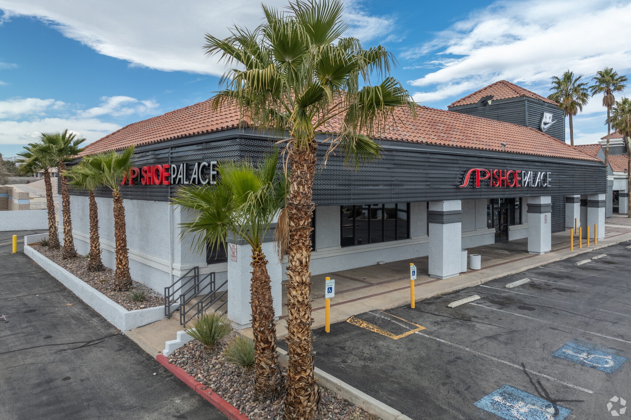 1725 S Rainbow Blvd, Las Vegas, NV à vendre Photo principale- Image 1 de 7