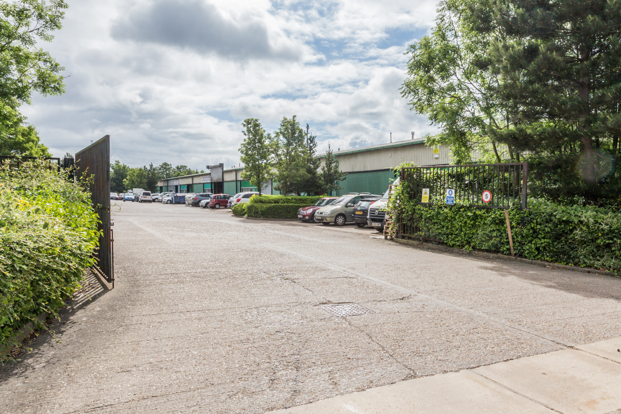 Brunel Rd, Corby for sale Primary Photo- Image 1 of 1