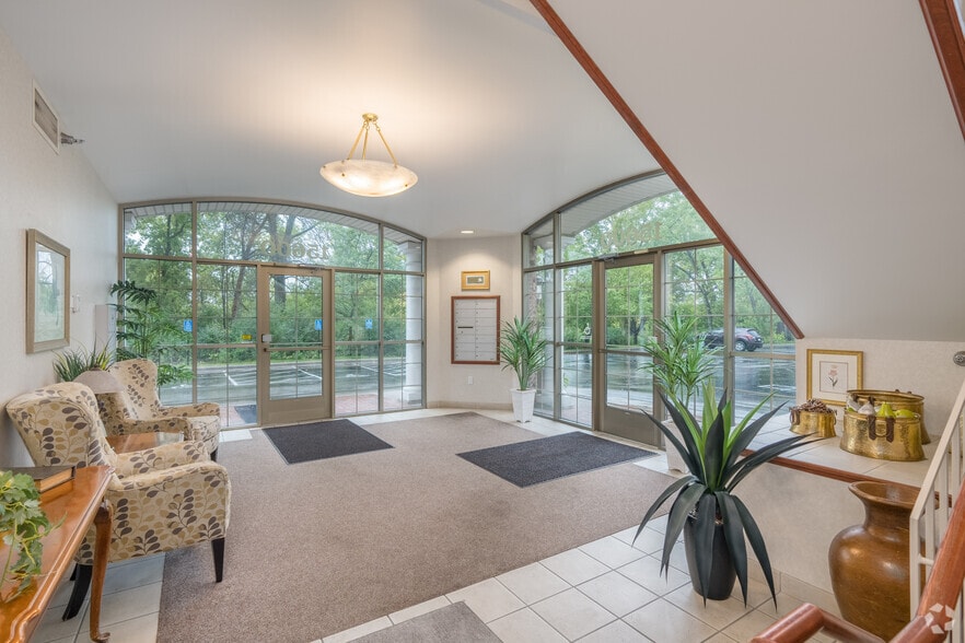 15600 Wayzata Blvd, Wayzata, MN à louer - Photo intérieure - Image 2 de 7