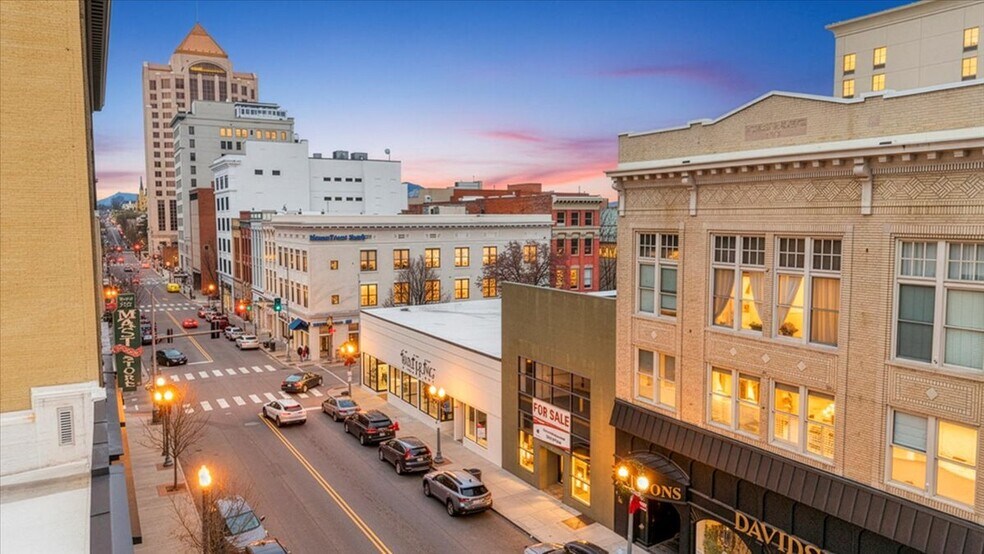 410 S Jefferson St, Roanoke, VA à louer - Photo du bâtiment - Image 2 de 70