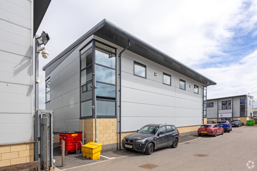 National Ave, Hull for lease - Building Photo - Image 2 of 2