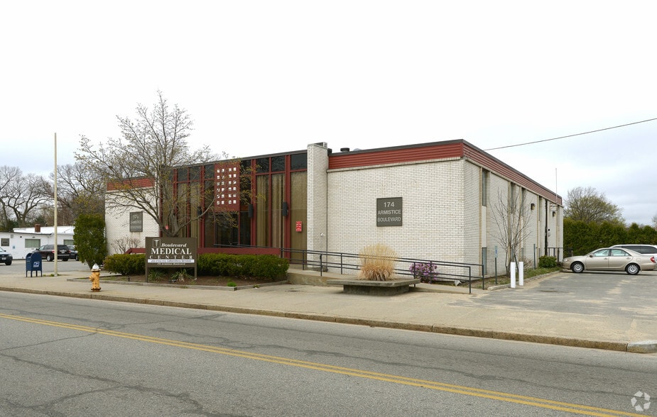 174 Armistice Blvd, Pawtucket, RI for lease - Building Photo - Image 2 of 2