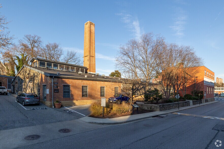 2002 Clipper Park Rd, Baltimore, MD for sale - Building Photo - Image 2 of 5