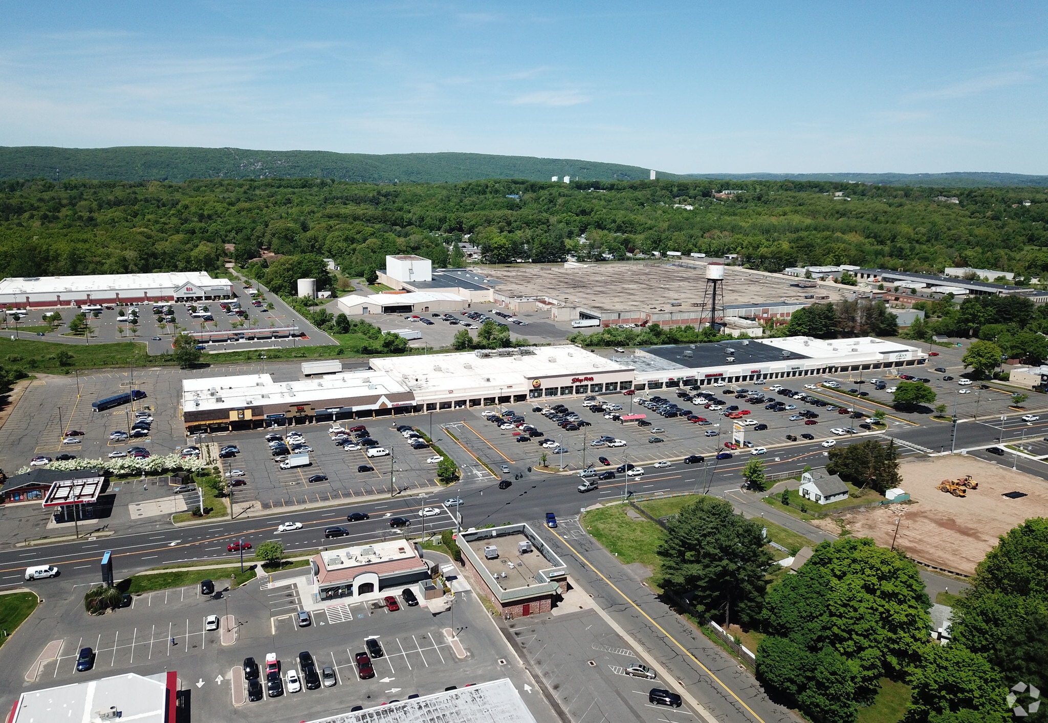 700-800 Queen St, Southington, CT for lease Primary Photo- Image 1 of 9