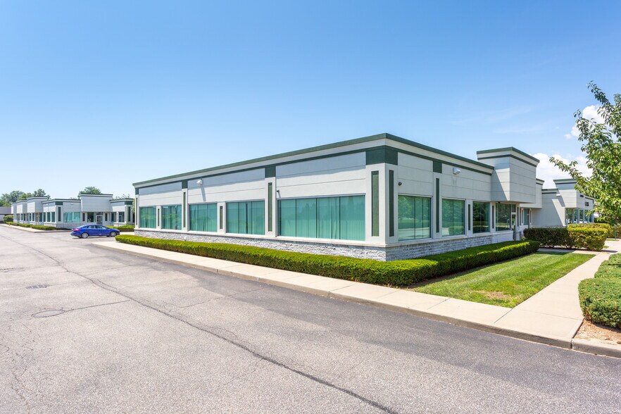 3920 Veterans Memorial Hwy, Bohemia, NY à louer - Photo du bâtiment - Image 2 de 4