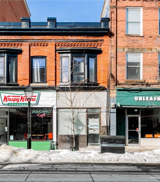 Plus de détails pour 828-830 College St, Toronto, ON - Commerce de détail à louer