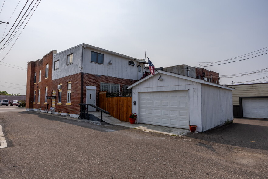 110 W 2nd St N, Ladysmith, WI for sale - Building Photo - Image 1 of 3