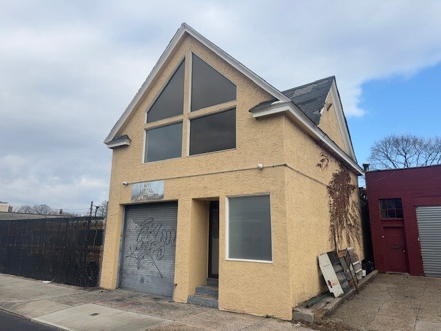317 E 3rd St, Mount Vernon, NY à vendre Photo principale- Image 1 de 13