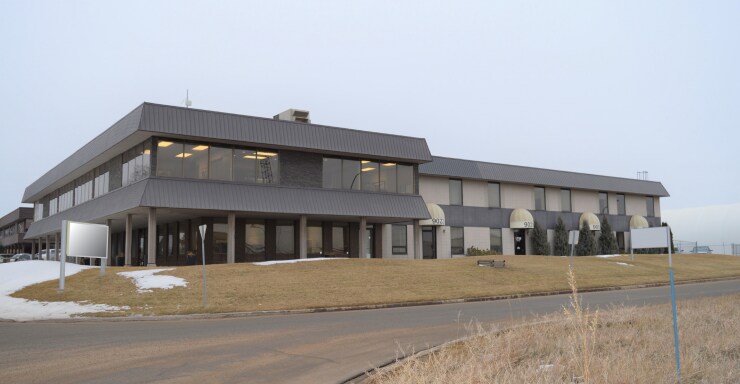 9021 24 St NW, Edmonton, AB à vendre Photo principale- Image 1 de 1