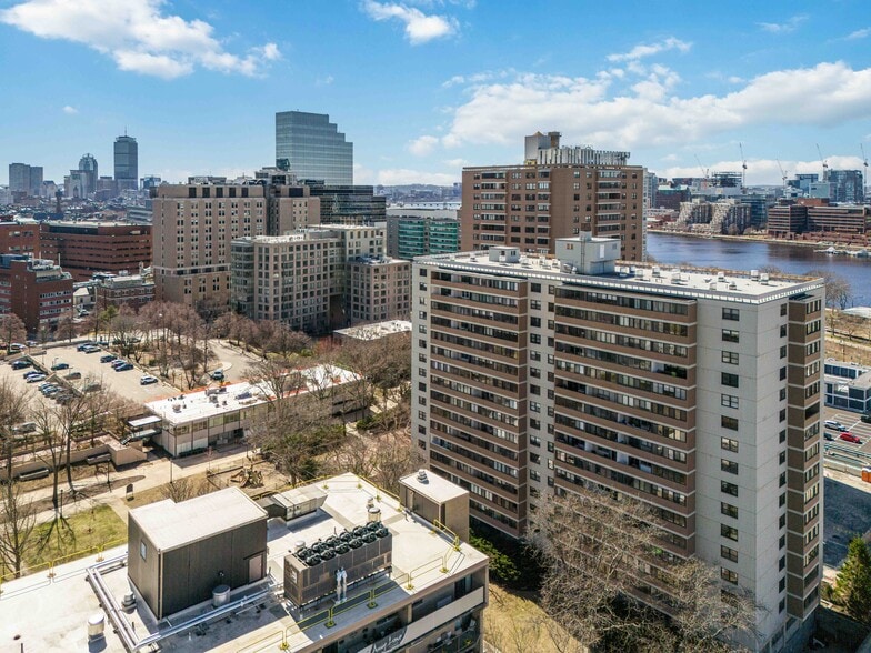 7 Whittier Pl, Boston, MA for sale - Building Photo - Image 3 of 11