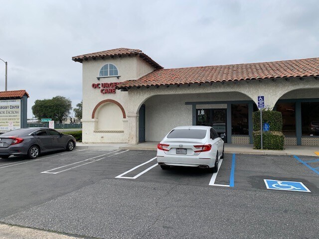 17682 Beach Blvd, Huntington Beach, CA à louer - Photo du bâtiment - Image 3 de 9