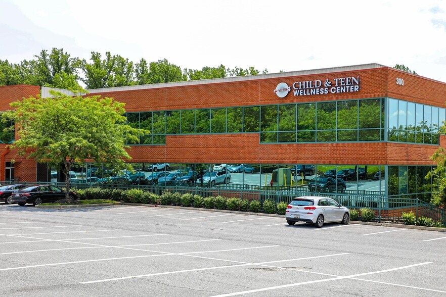 300 Redland Ct, Owings Mills, MD à louer - Photo du bâtiment - Image 3 de 14