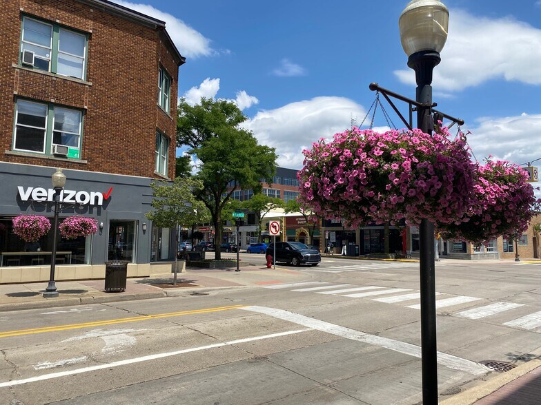 104 W 4th St, Royal Oak, MI à louer - Photo du bâtiment - Image 2 de 4