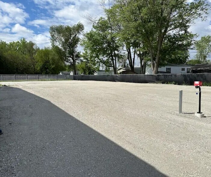 825 W Walnut St, Oglesby, IL à louer - Photo principale - Image 1 de 1