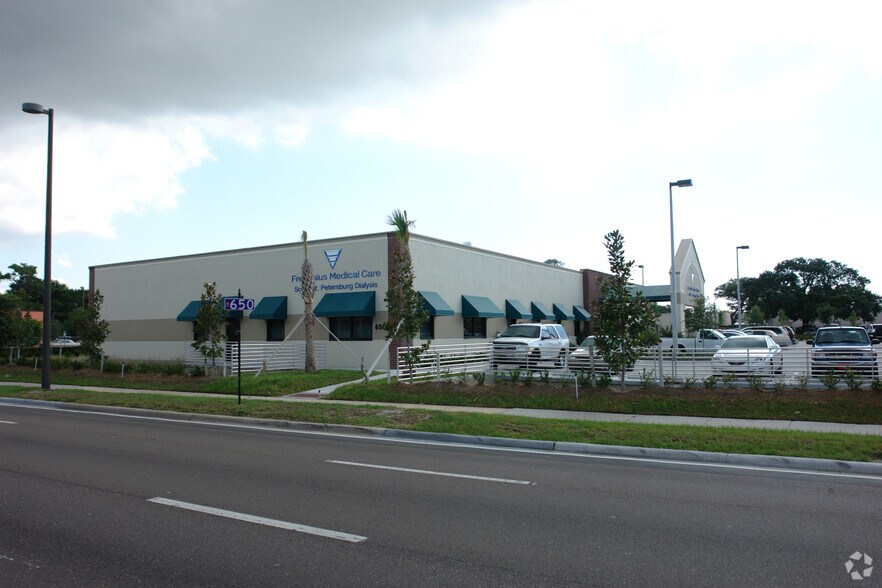 650 34th St S, Saint Petersburg, FL à vendre - Photo du bâtiment - Image 3 de 18