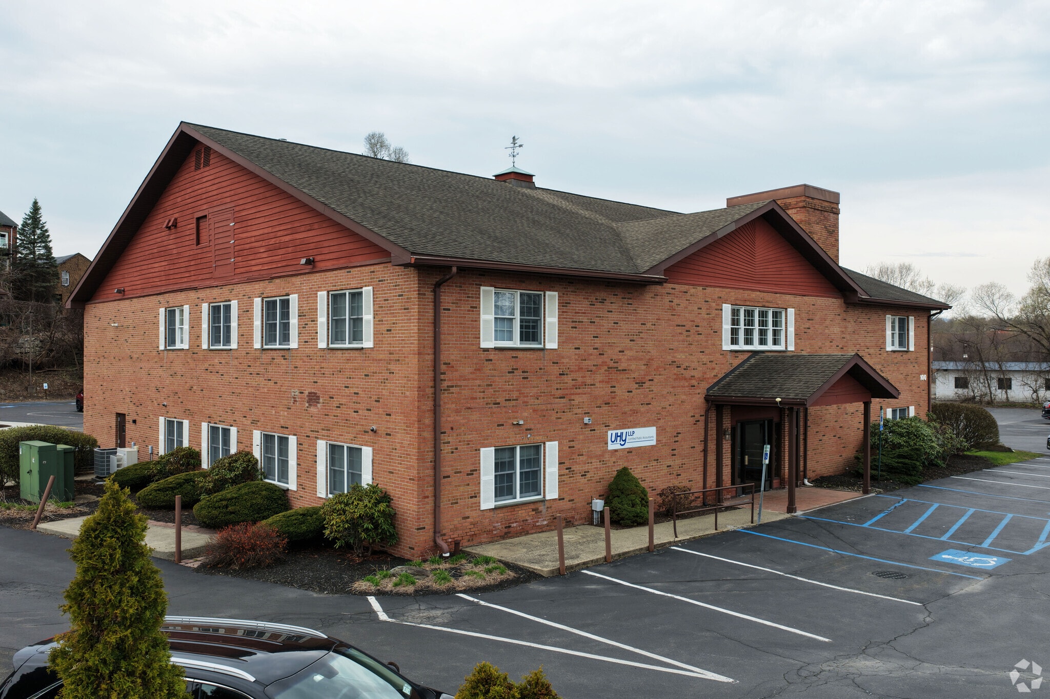 100 Stockade Dr, Kingston, NY for lease Primary Photo- Image 1 of 5