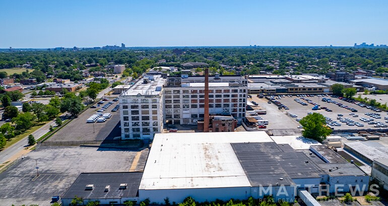 3901 N Kingshighway Blvd, Saint Louis, MO à louer - Photo du bâtiment - Image 2 de 4