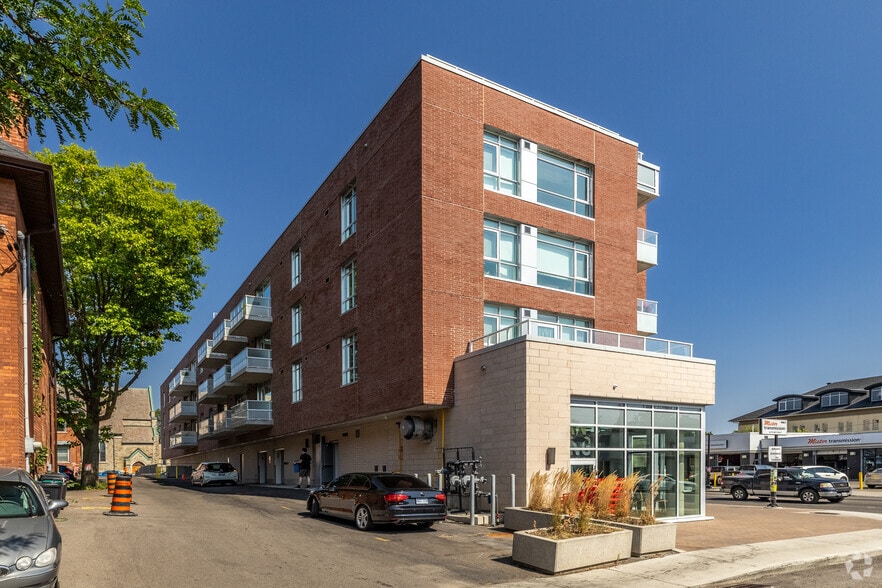 1050 Bank St, Ottawa, ON à louer - Photo du bâtiment - Image 3 de 3