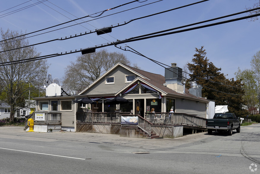 379-381 Sconticut Neck Rd, Fairhaven, MA à vendre - Photo du b timent - Image 1 de 1