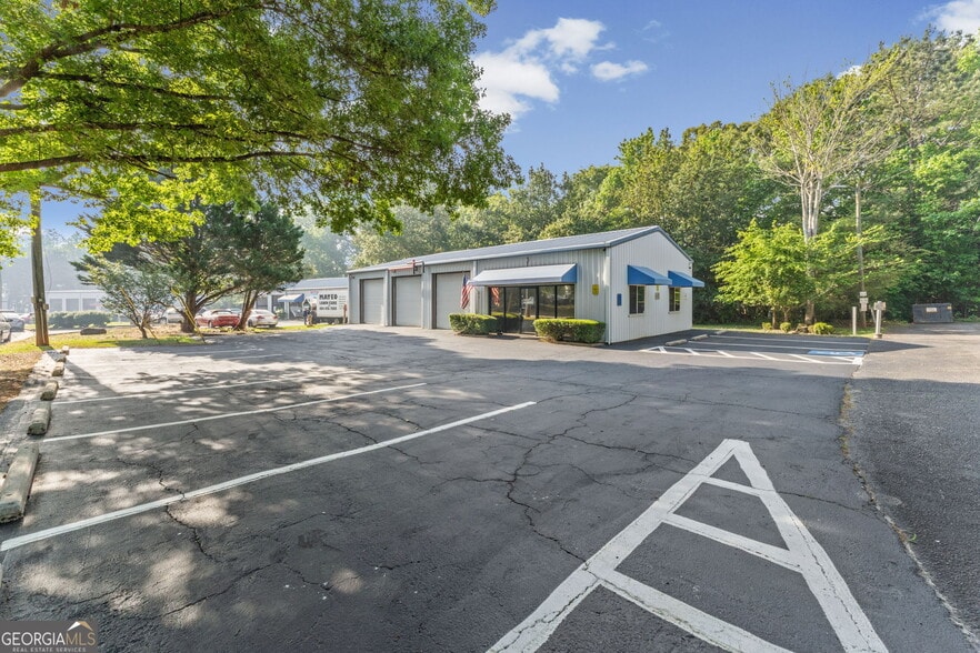 12 Tower Pl, Newnan, GA for lease - Building Photo - Image 3 of 18