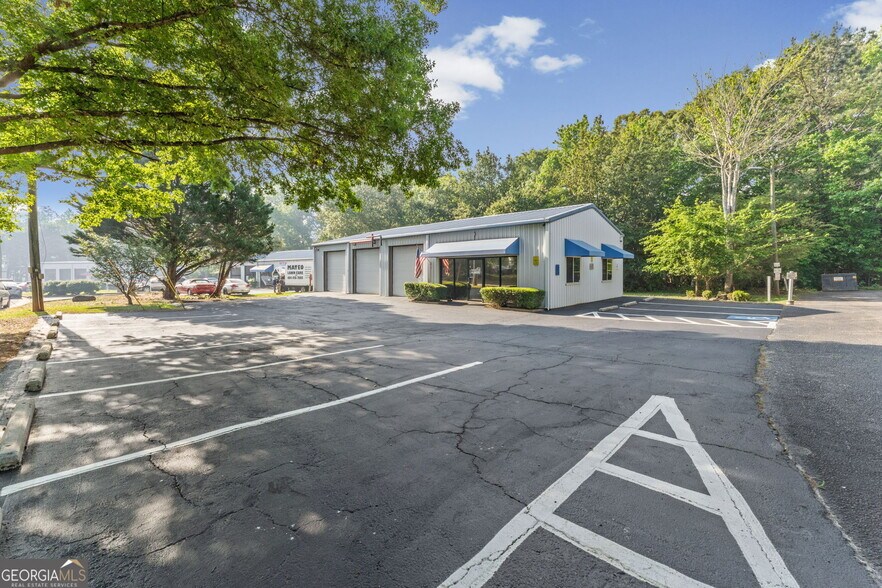 12 Tower Pl, Newnan, GA à louer - Photo du bâtiment - Image 3 de 18