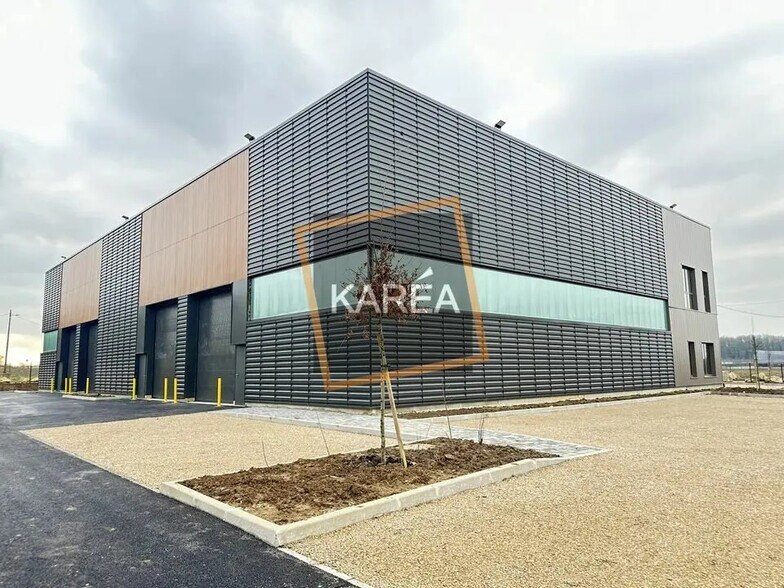 Flex in Coupvray for lease - Building Photo - Image 1 of 5