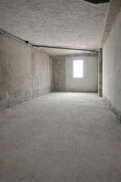 Retail in Montigny-lès-Cormeilles for sale - Interior Photo - Image 3 of 4