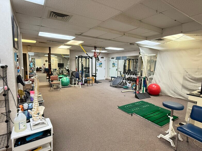 725 Kapiolani Blvd, Honolulu, HI à vendre - Photo du bâtiment - Image 3 de 12