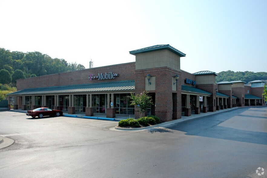 4851 Whitesburg Dr, Huntsville, AL for lease - Building Photo - Image 1 of 6