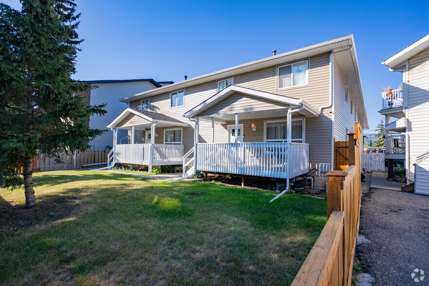 4627 73 St NW, Calgary, AB à vendre - Photo principale - Image 1 de 2