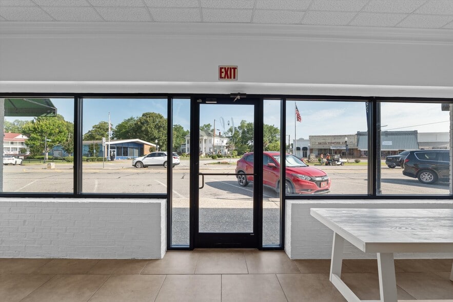208 Broad St, Wrens, GA à vendre - Photo du bâtiment - Image 3 de 23