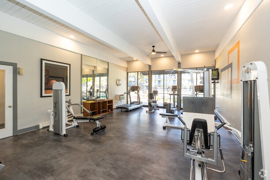 7100 E Evans Ave, Denver, CO à vendre - Photo du bâtiment - Image 2 de 36