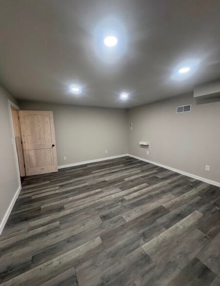 330-336 E Main St, Twin Lakes, WI for lease - Interior Photo - Image 3 of 14