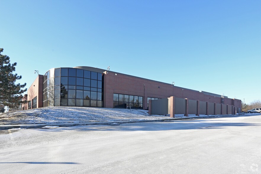 Laboratory and Office Campus Lexna portefeuille de 2 propriétés à vendre sur LoopNet.ca - Photo du bâtiment - Image 2 de 2