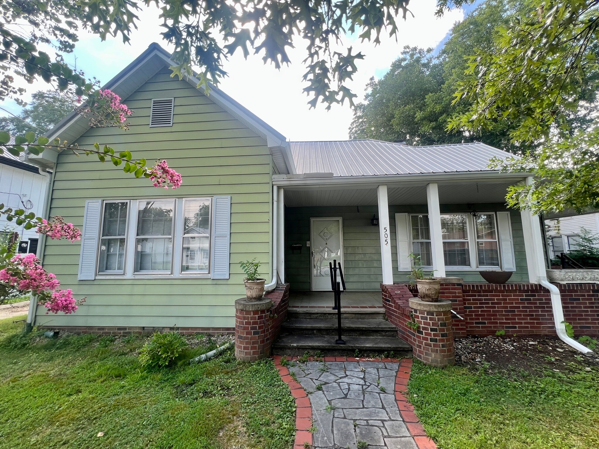 505 Grace Ave, Sevierville, TN for lease Building Photo- Image 1 of 9