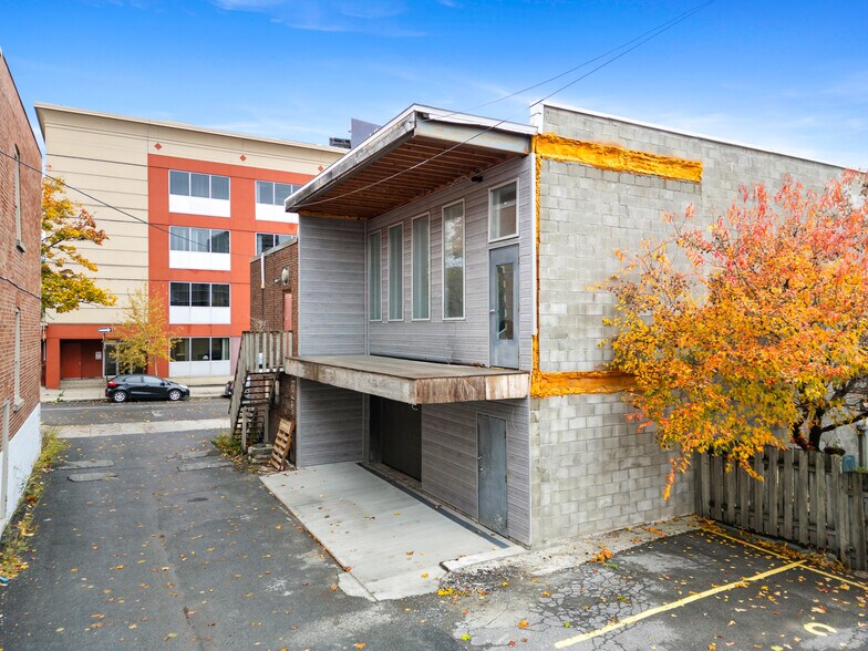 206-208 Boul Crémazie E Crémazie E, Montréal, QC à louer - Photo du bâtiment - Image 2 de 5