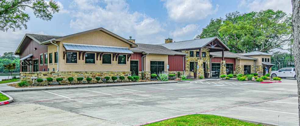 2751 S Loop 336 W, Conroe, TX à vendre - Photo du bâtiment - Image 1 de 33