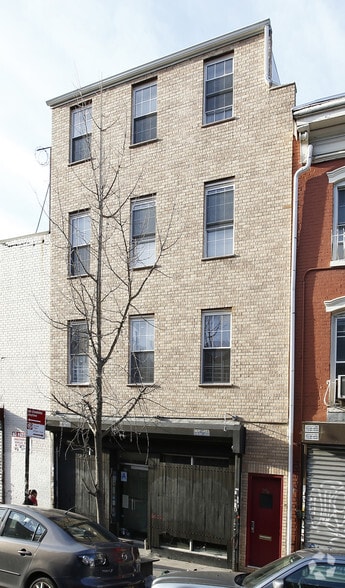 296 Grand St, Brooklyn, NY à louer - Photo du bâtiment - Image 2 de 61