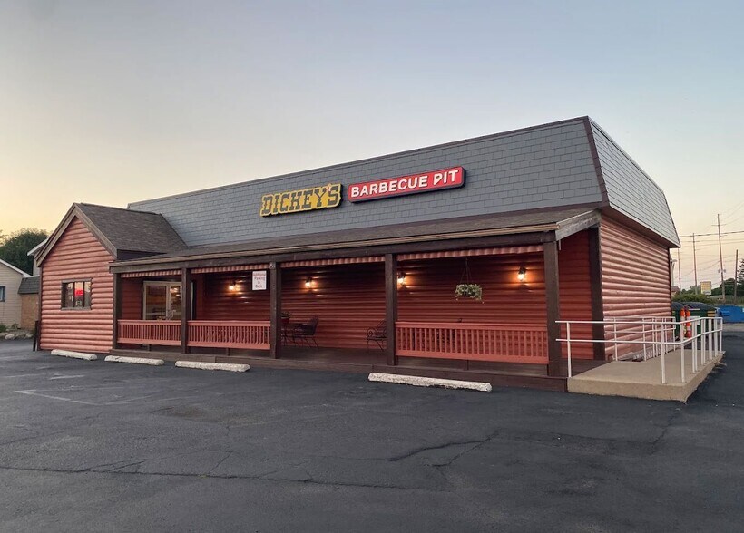 445 E Chicago St, Coldwater, MI for lease - Primary Photo - Image 1 of 10