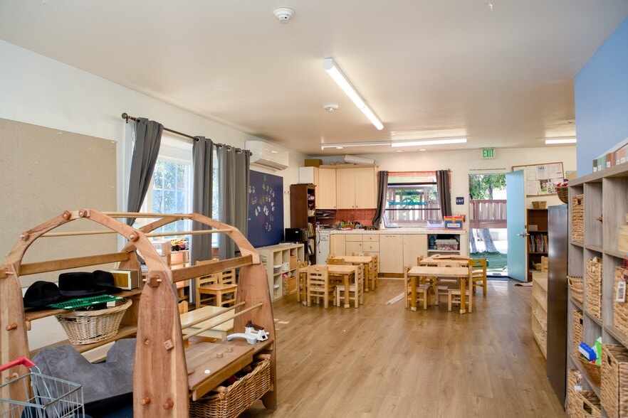 12131 Burbank Blvd, Valley Village, CA for sale - Building Photo - Image 2 of 22