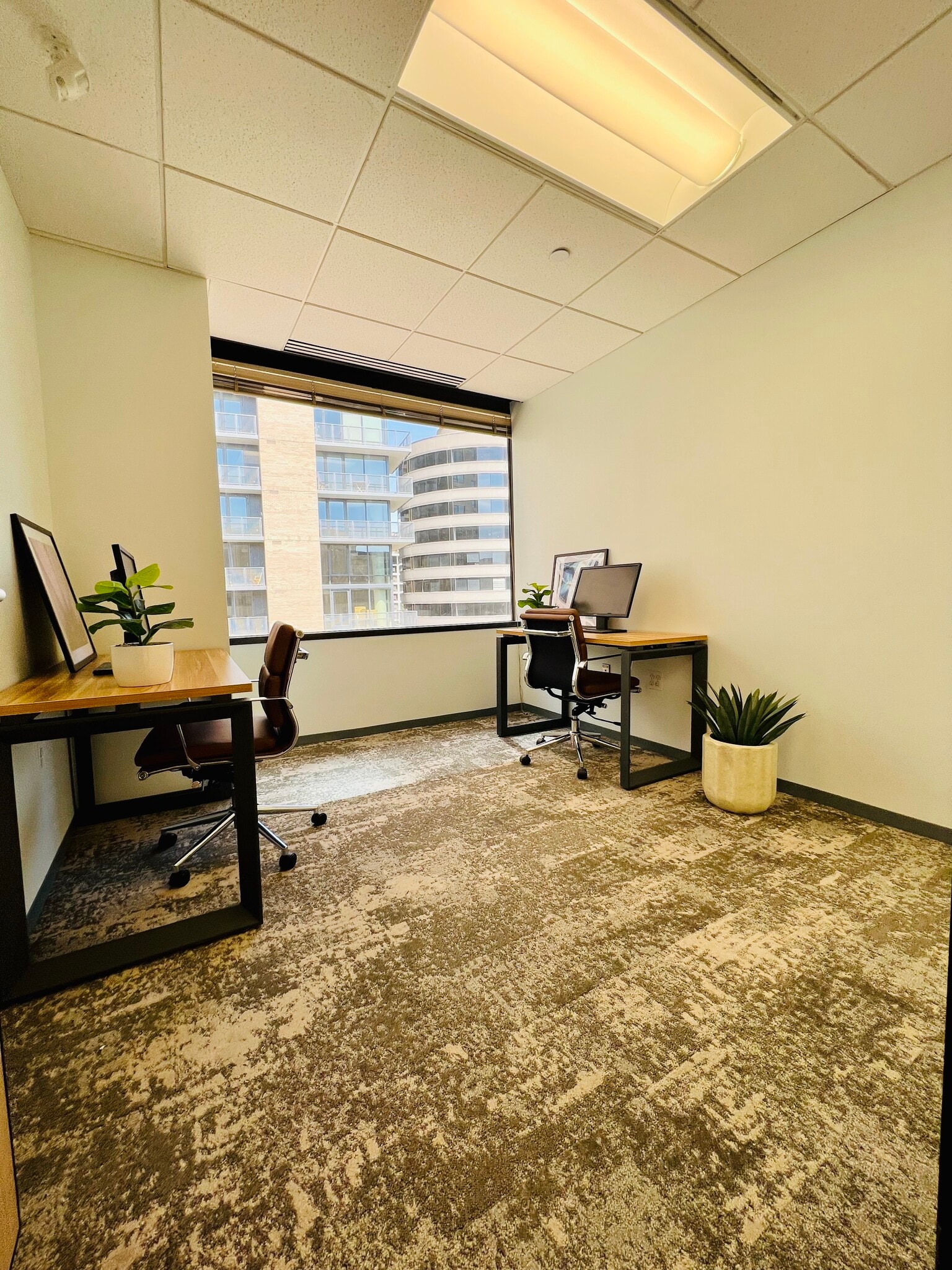 1550 Wilson Blvd, Arlington, VA for lease Interior Photo- Image 1 of 1