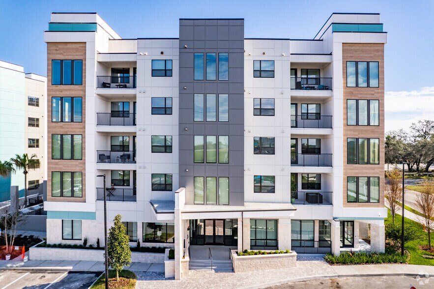 2480 Cherry Laurel Dr, Sanford, FL à louer - Photo du bâtiment - Image 1 de 30