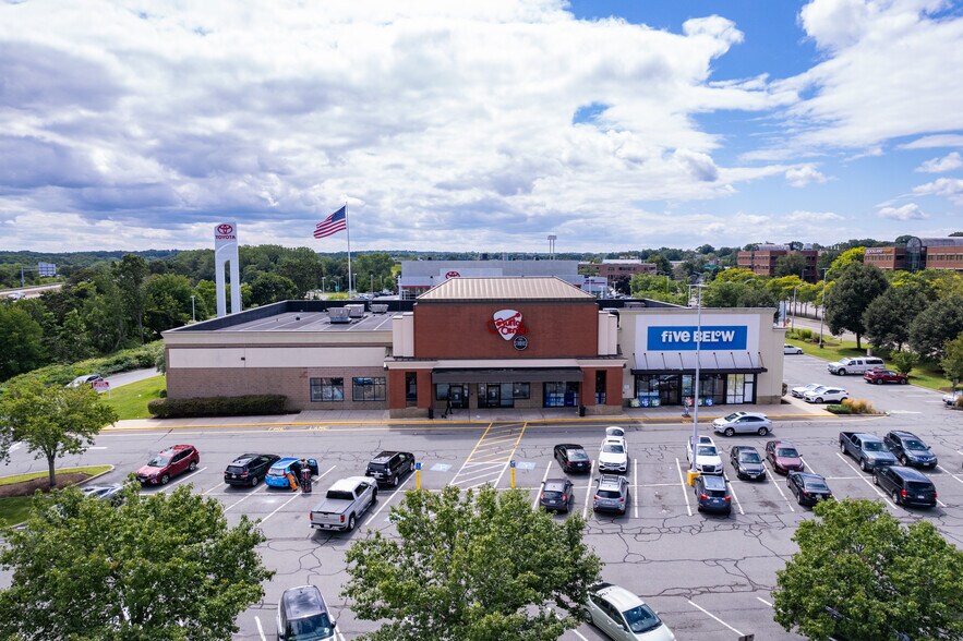 255 Grossman Dr, Braintree, MA à vendre - Photo du bâtiment - Image 3 de 5