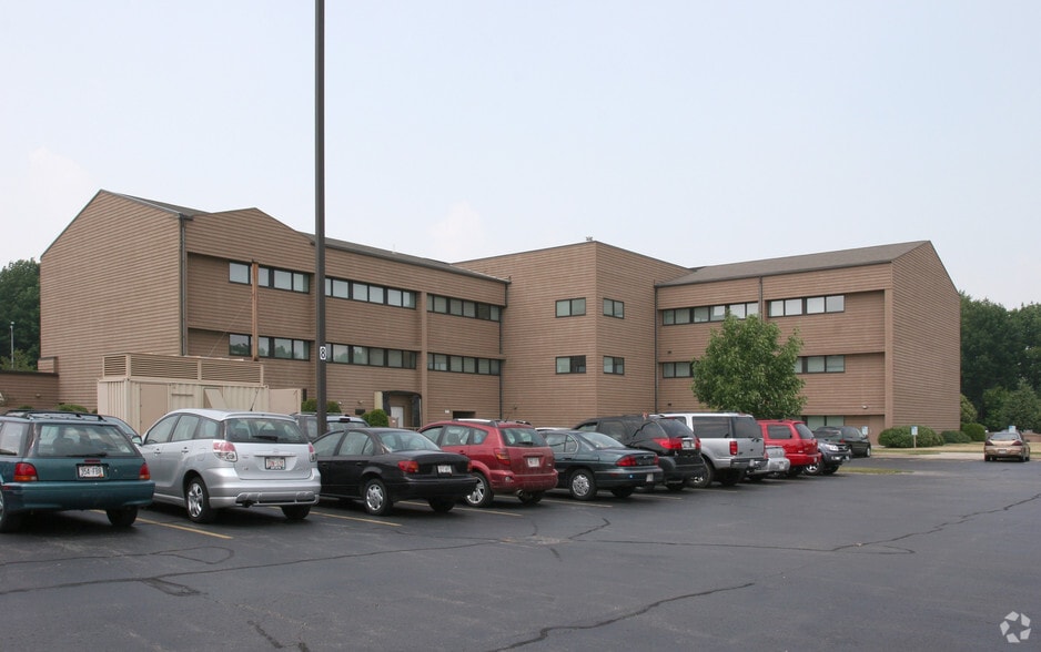 2401-2501 International Ln, Madison, WI for sale - Building Photo - Image 3 of 3