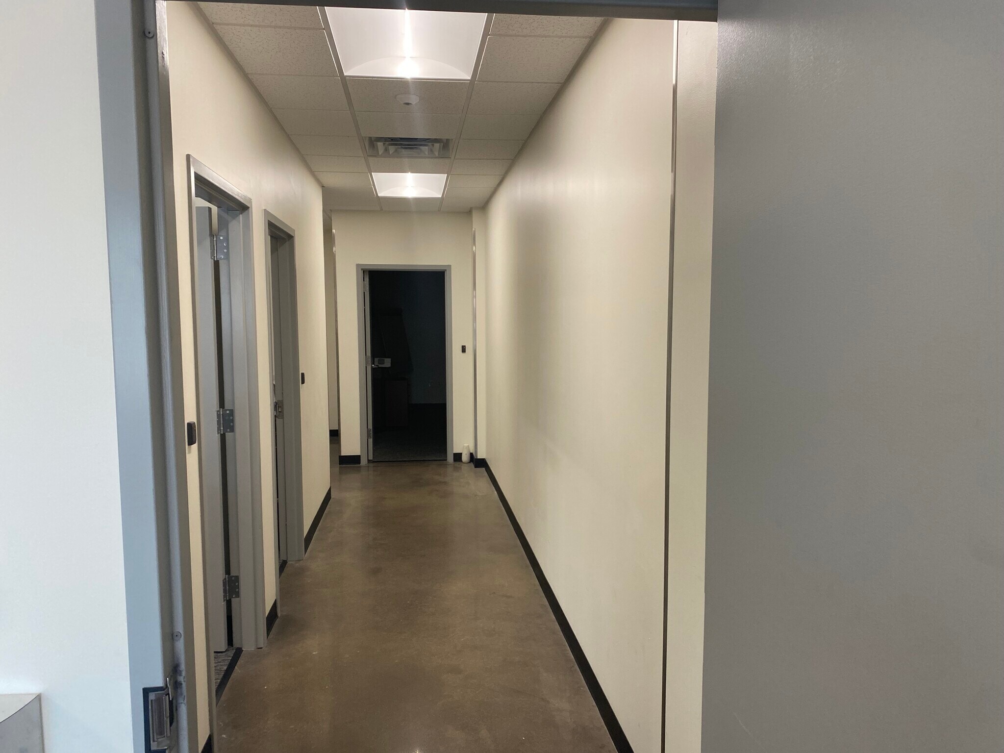 5509 Vine St, Alexandria, VA for lease Interior Photo- Image 1 of 4