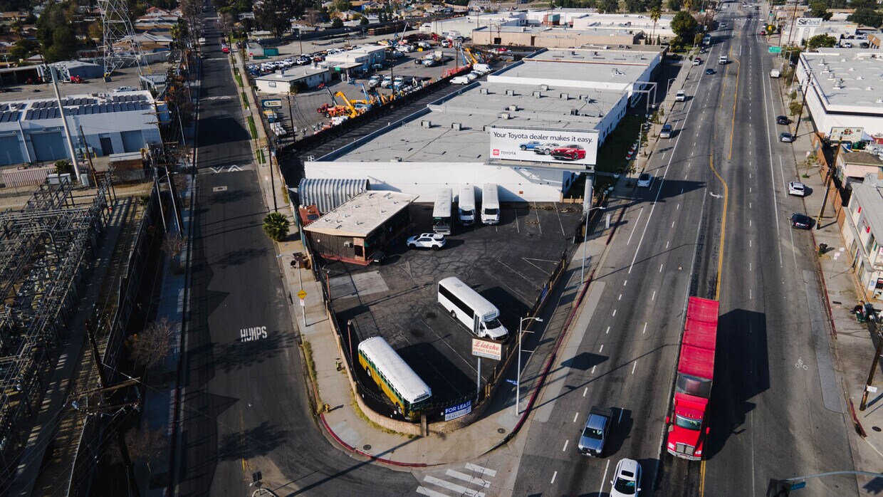 8415 Lankershim Blvd, Sun Valley, CA for lease Aerial- Image 1 of 13