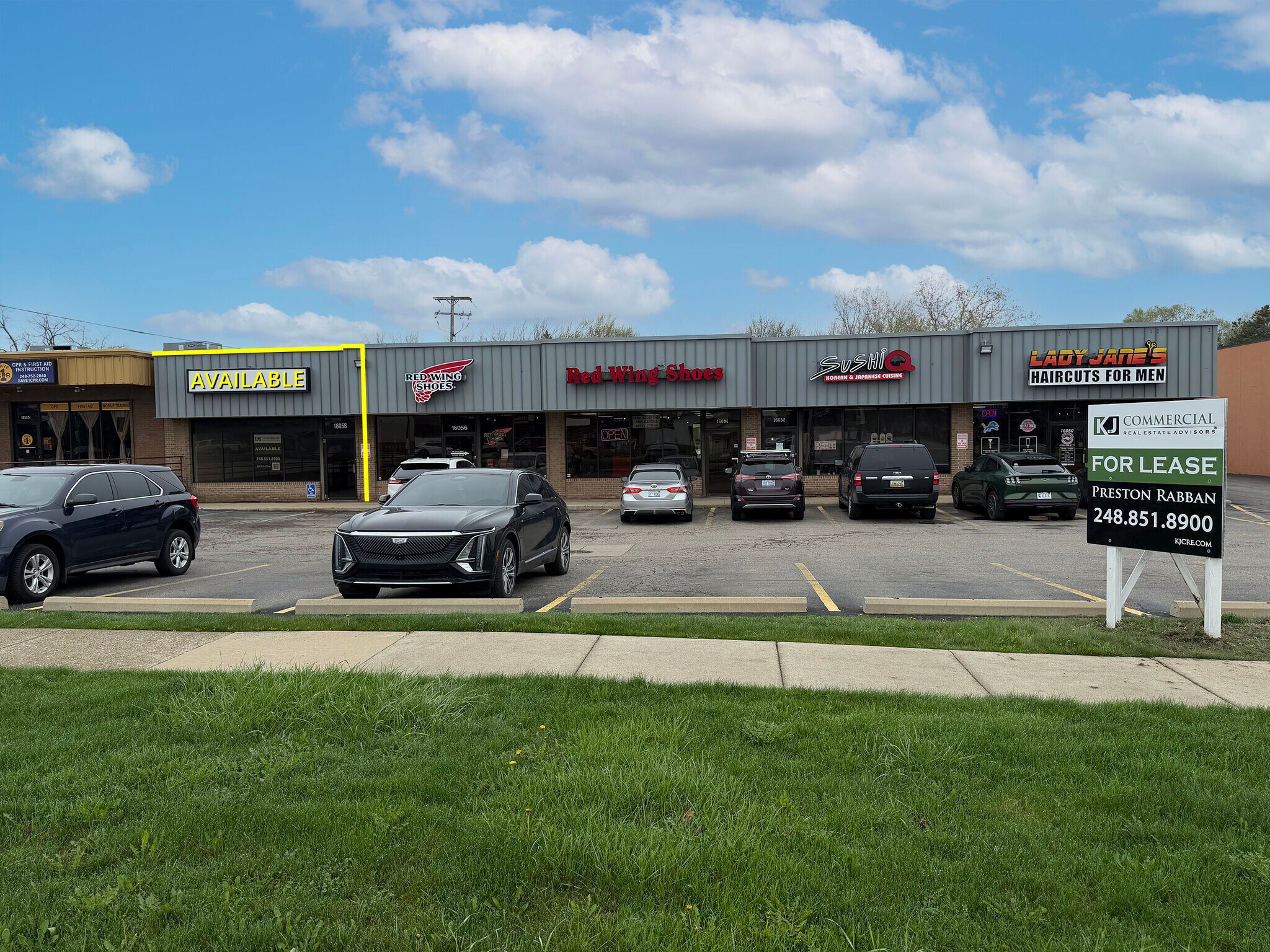 16050-16058 Eureka Rd, Southgate, MI for lease Primary Photo- Image 1 of 9