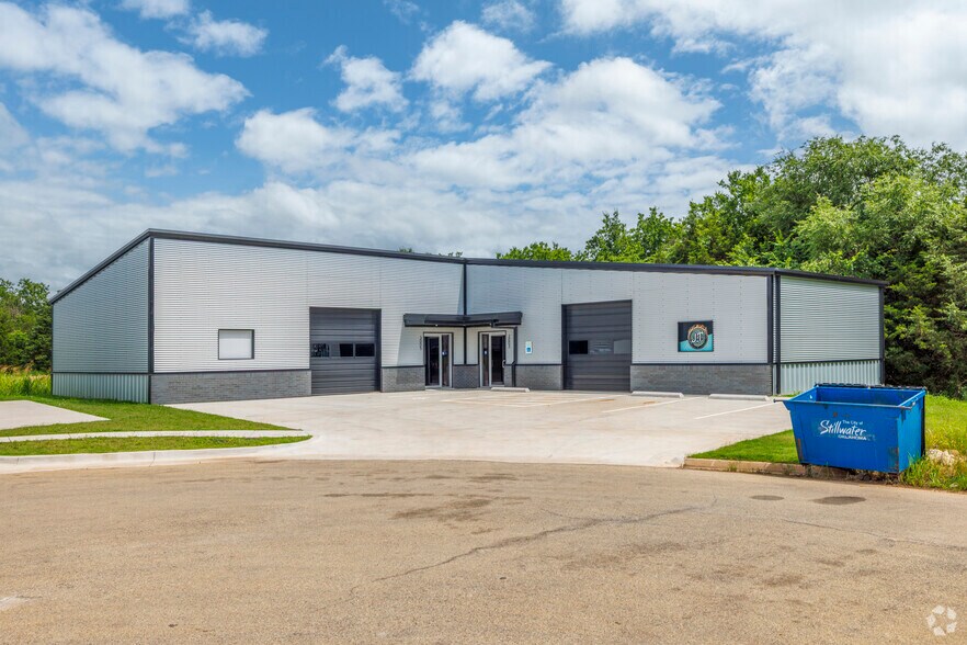 3003-3005 N Park Dr, Stillwater, OK for sale - Primary Photo - Image 1 of 18